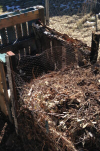 DIY Compost Bin Chicken Wire