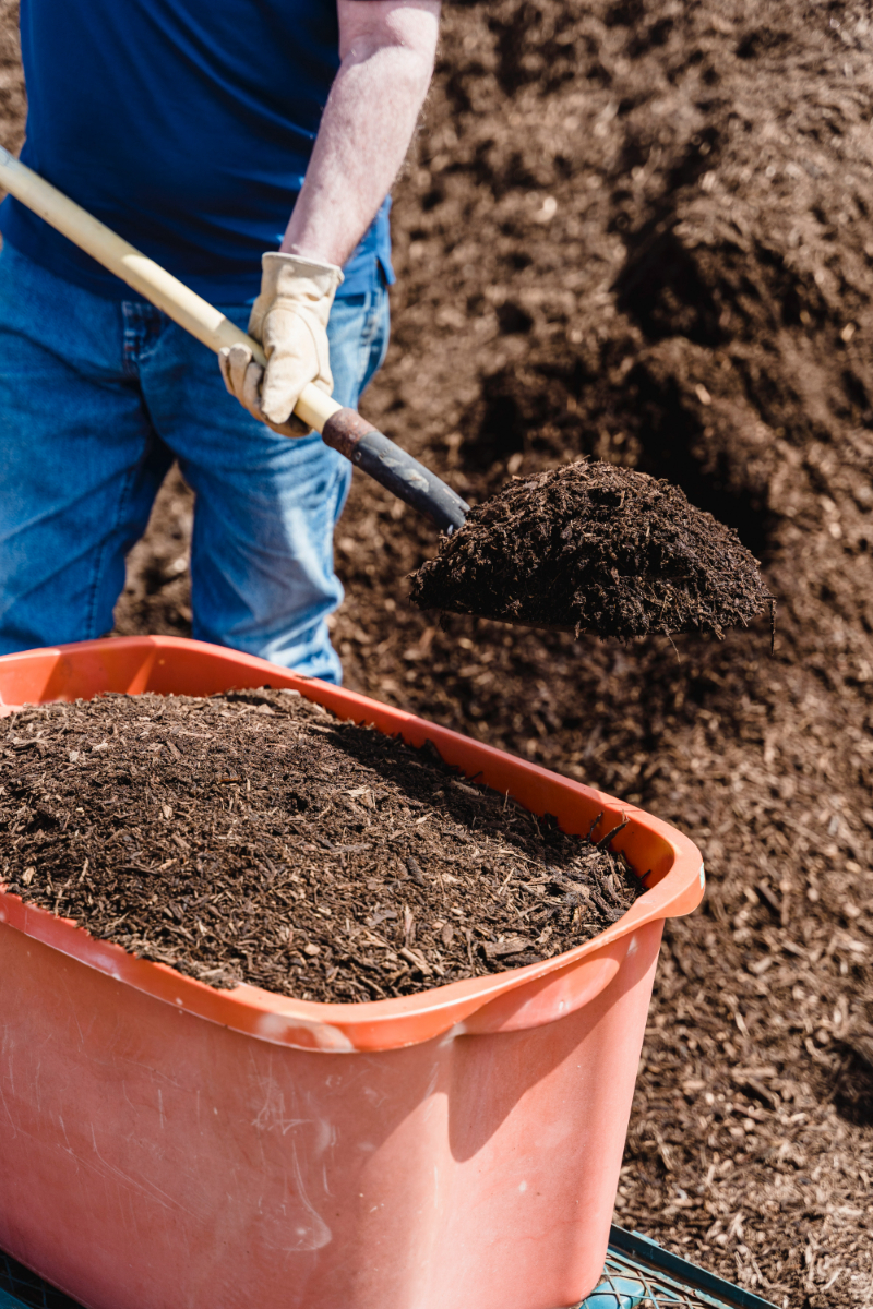 How Much Does a Yard of Compost Weigh? Answered!